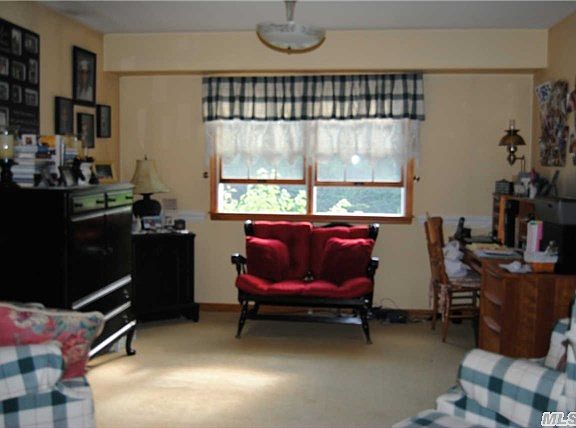 3rd image of 32 Tallmadge Trl