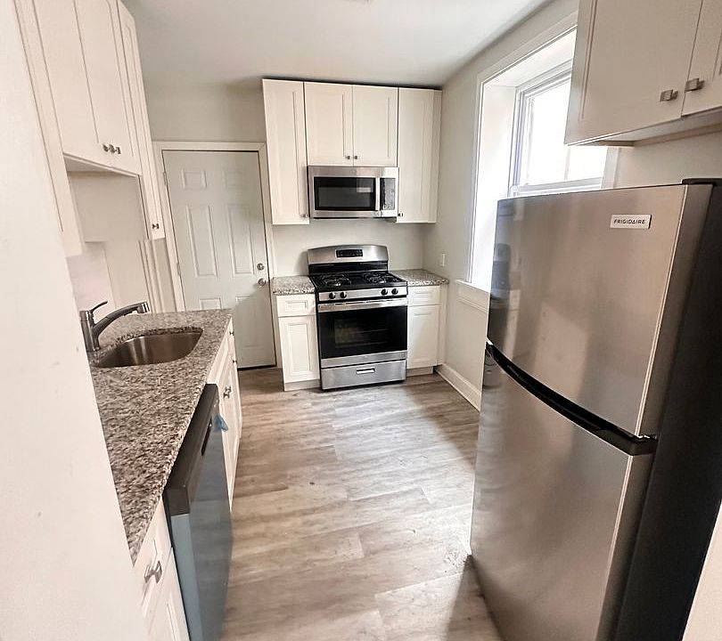 1st image of 4832-36 Walnut St Floor 4834-2