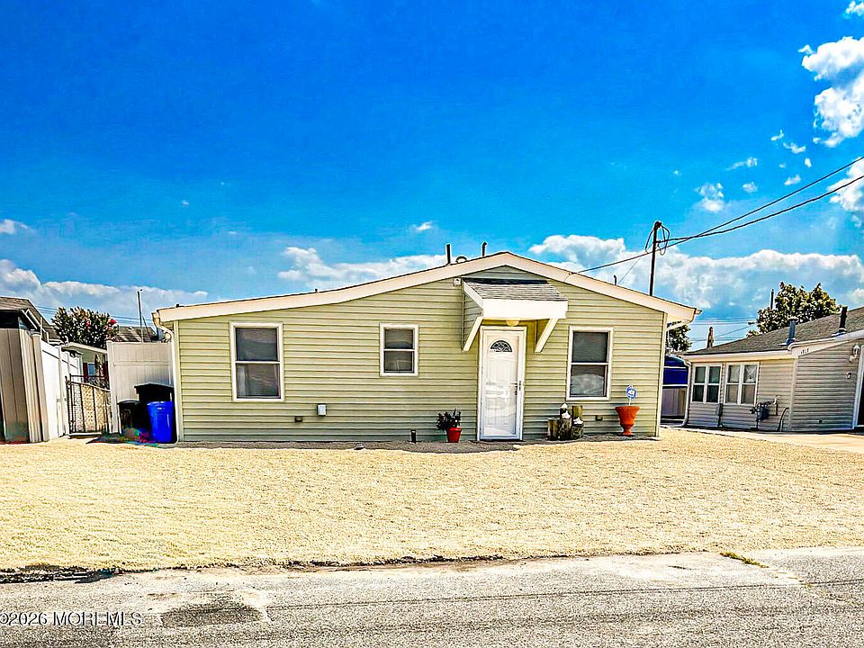 1st image of 1706 Compass Dr