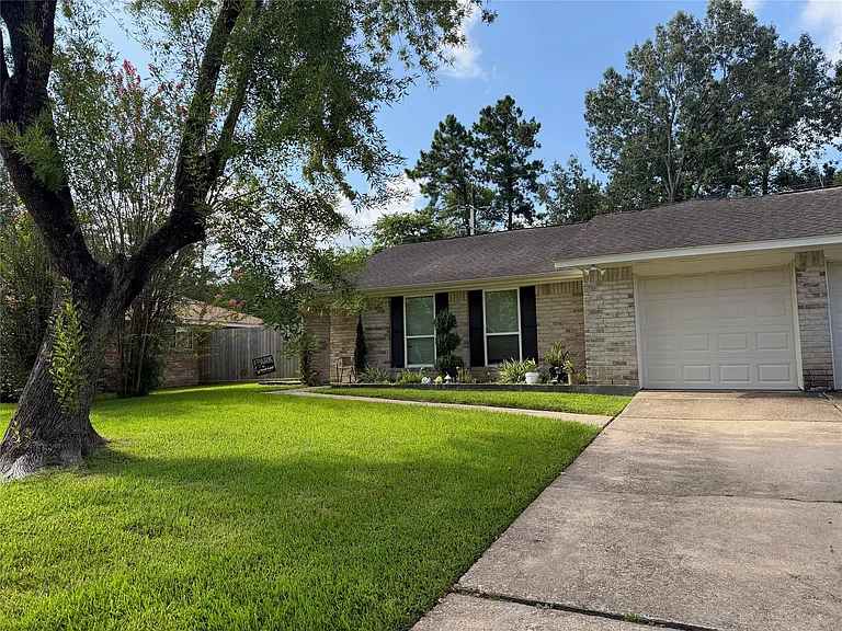 2418 Tinechester Dr — Photo 3
