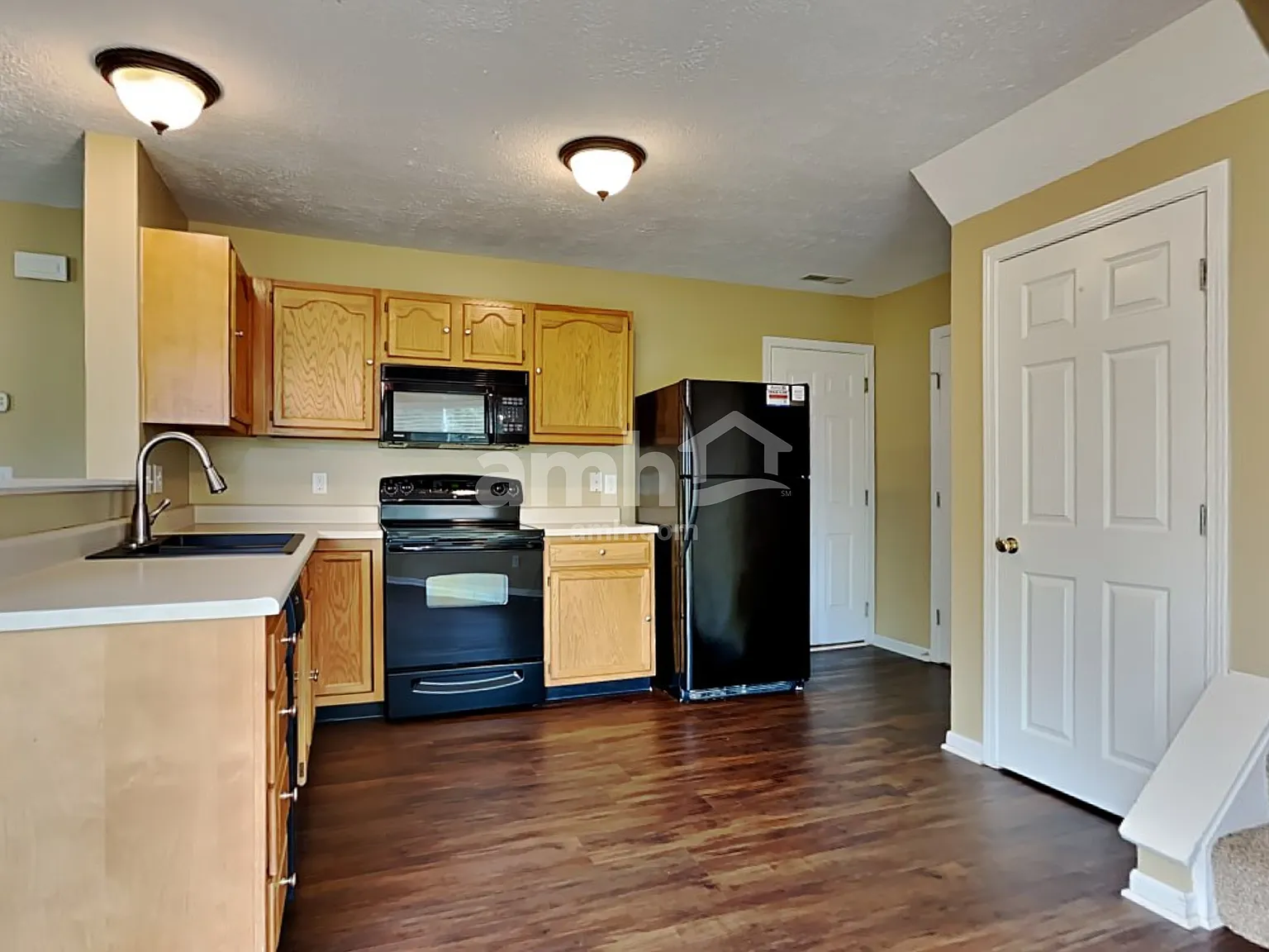 3 bed, 2.5 bath, 1458 sqft, $2,150 — Photo 4