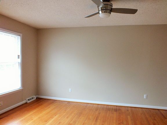 4th image of 3016 Stoneybrook Ave