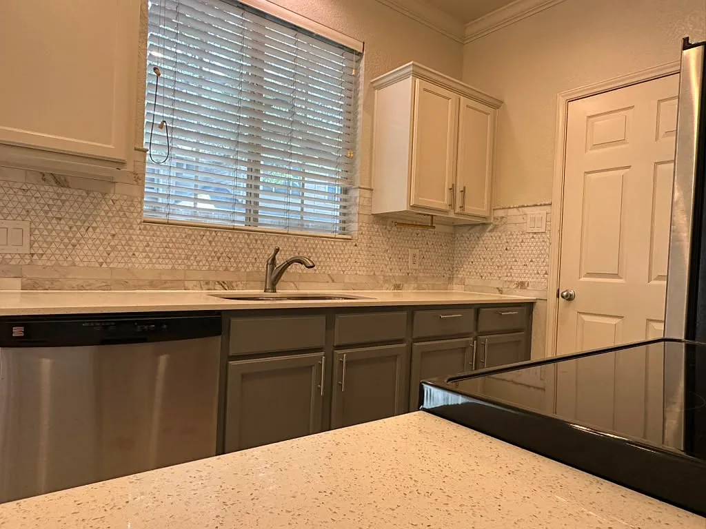2 bed, 2.5 bath, 1168 sqft, $1,935 — Photo 4