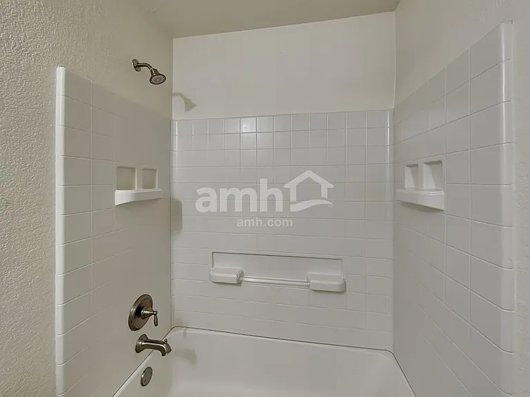 210 Phillips St — Photo 16