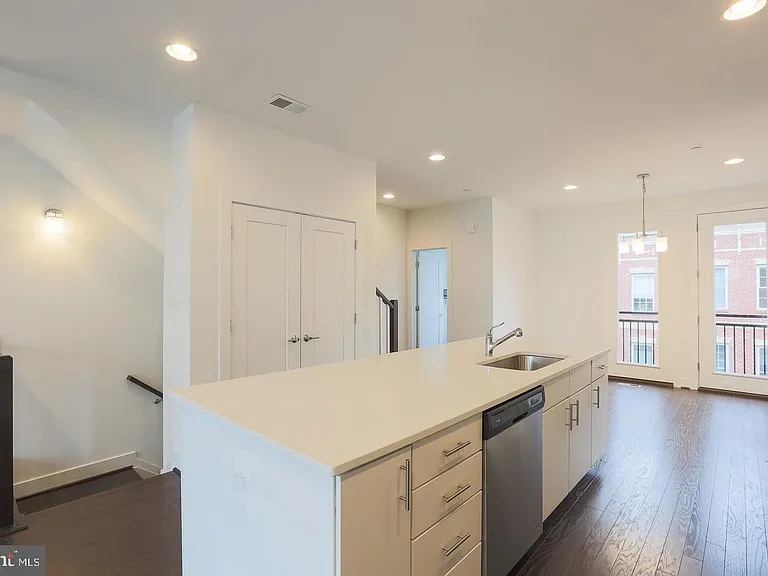 1235 Cooksie St — Photo 3