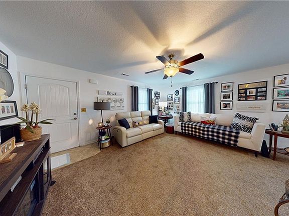 2nd image of 727 N Main St