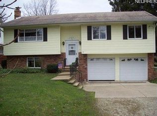 4260 Root Rd, North Olmsted, OH 44070