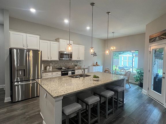 5th image of 32915 Arbor Ridge Cir
