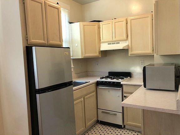 2nd image of 2744 Balboa St APT 2