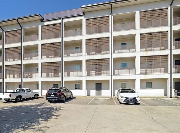 2nd image of 2100 Saint Thomas St APT 205