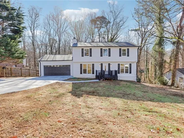 5465 N Fork Dr SW, Lilburn, GA 30047