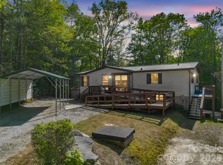 203 Rogat Rd, Hendersonville, NC 28792