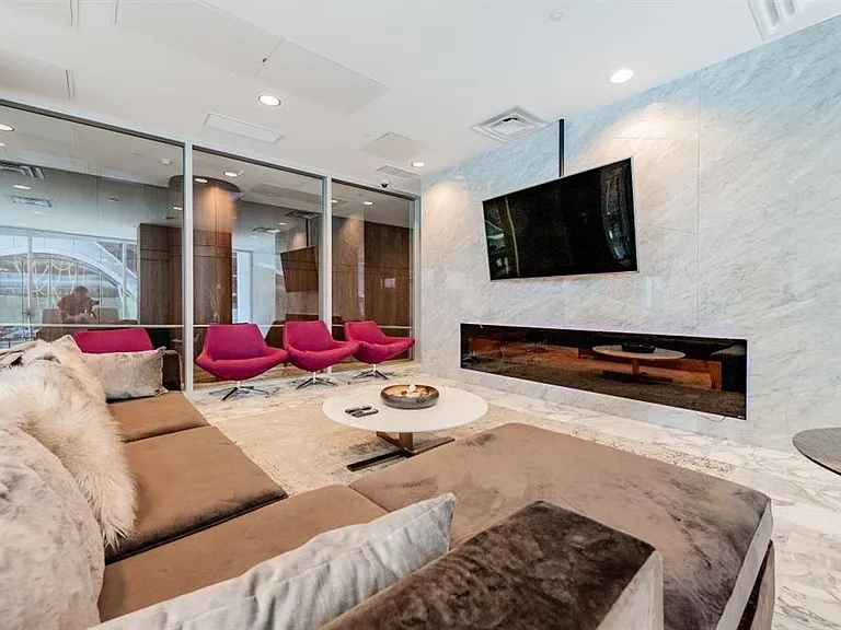 68 Smithe St #522 — Photo 19