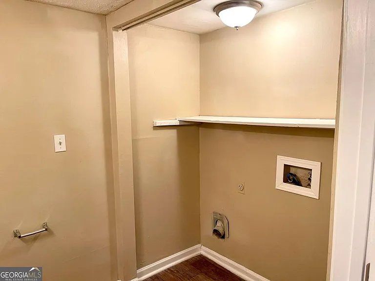 145 Meadowbrook Ct #C — Photo 4