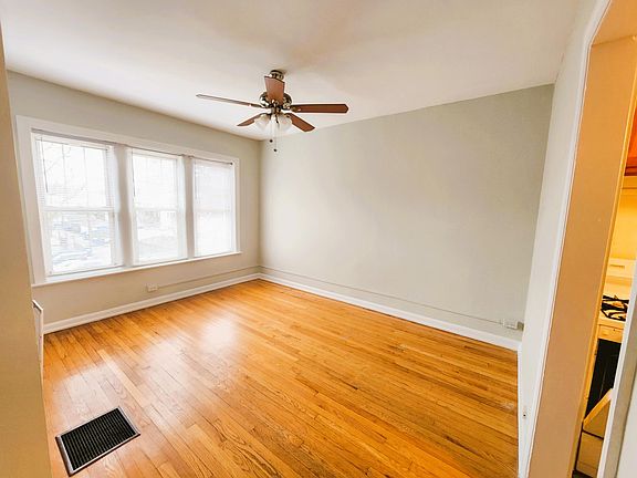 5th image of 1500 W Rosemont Ave #3