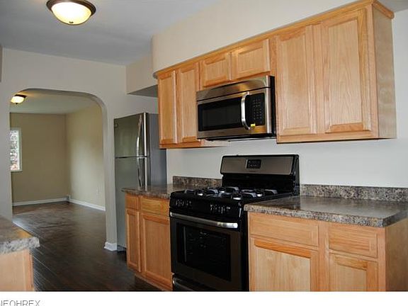 4th image of 2341 6th St