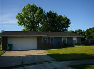 8 Navaho Ct, Tipp City, OH 45371