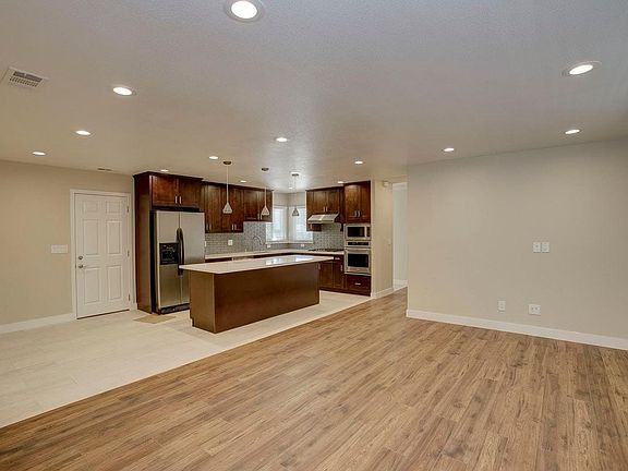 5th image of 18855 Casa Blanca Ln