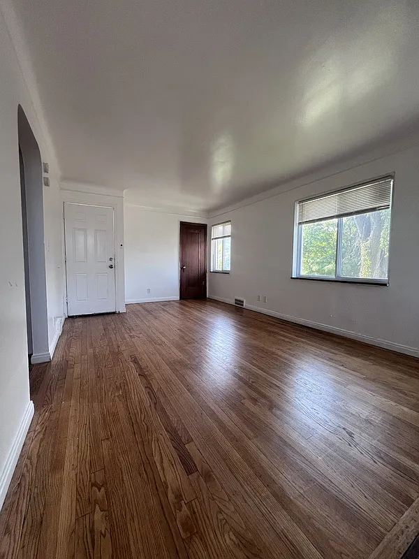 2 bed, 853 sqft, $1,050 — Photo 3