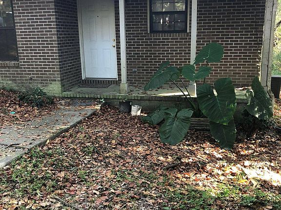 5th image of 4788 Leah Ln