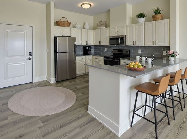 214 Pier 1 Rd #310