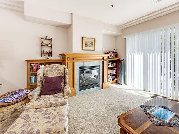 2nd image of 832 Pavilion Pl