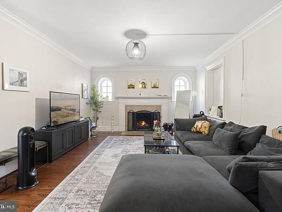 4th image of 5046 Nevada St
