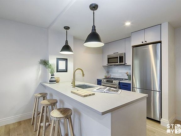 2nd image of 1007 Atlantic Ave APT 4B