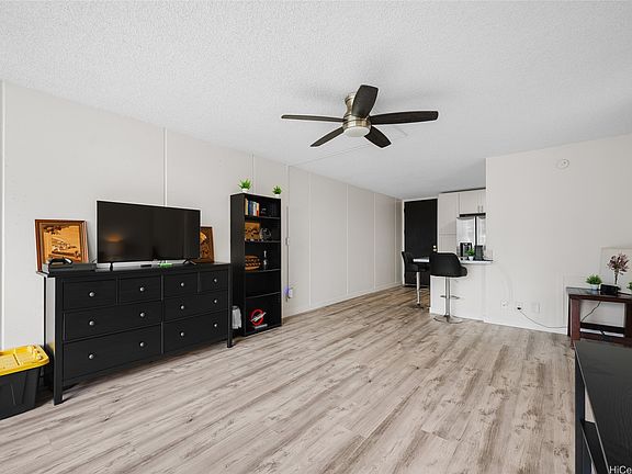 4th image of 95-2047 Waikalani Pl APT D404