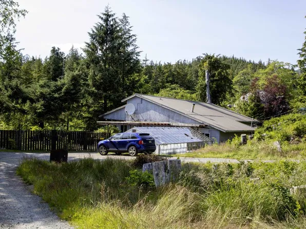 517 Canyon Rd, Ketchikan, AK 99901