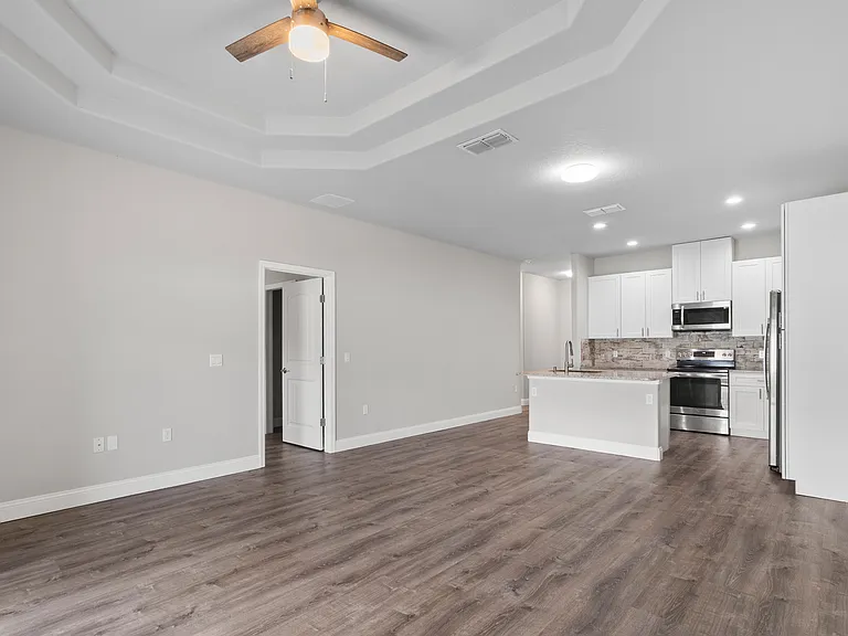 8 Regina Ln #B — Photo 10