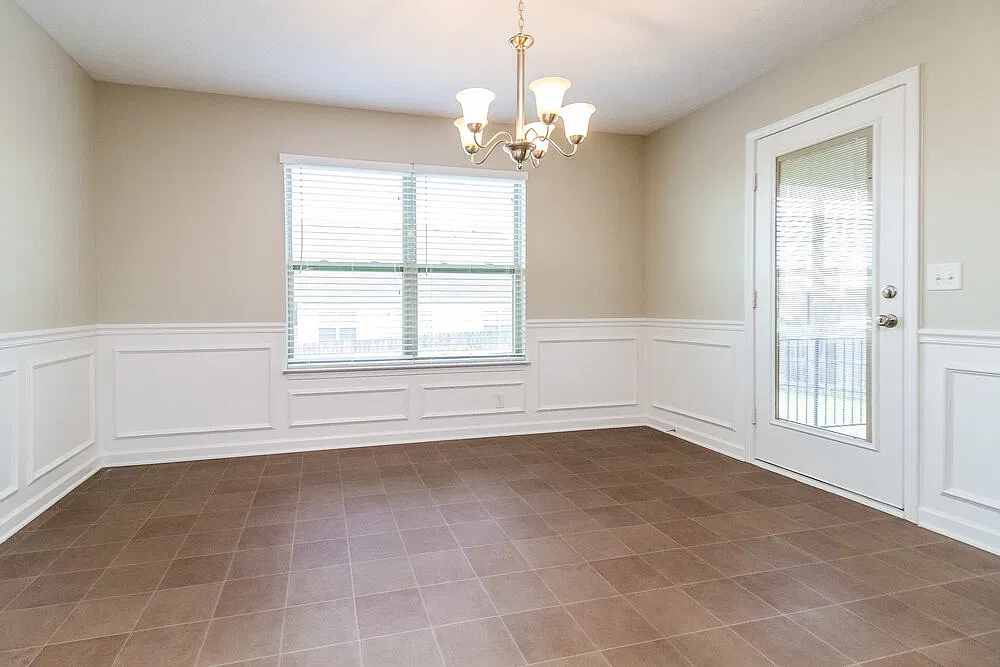 3 bed, 2.0 bath, 1307 sqft, $2,075 — Photo 4