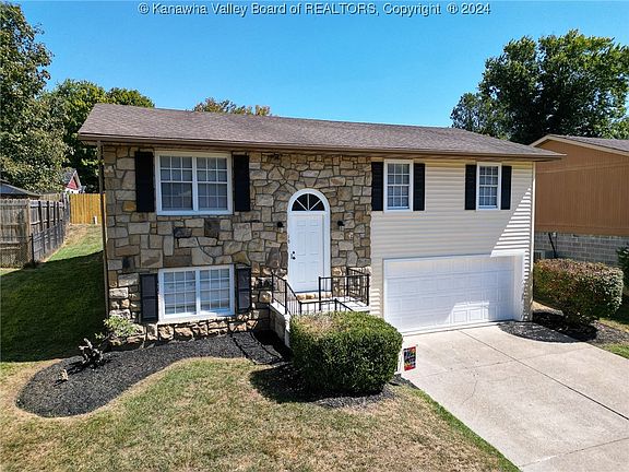 2nd image of 16 Colonial Ct