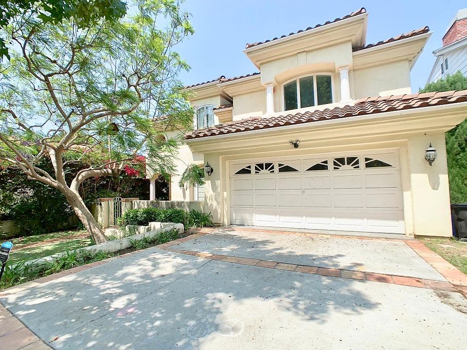 Exterior Front from Oaklawn rd.