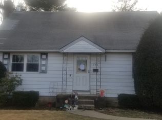 854 Pineneck Rd, Seaford, NY 11783