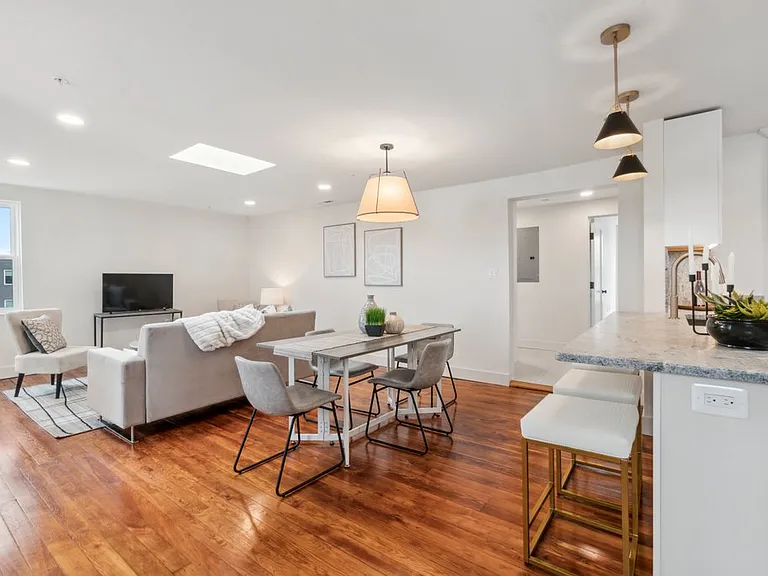 living/dining area
