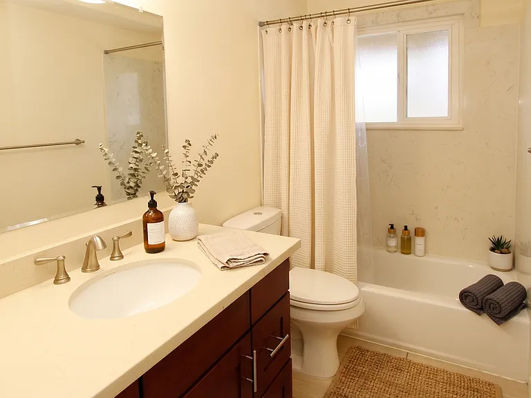 2501 Thorndyke Ave W #303 — Photo 10