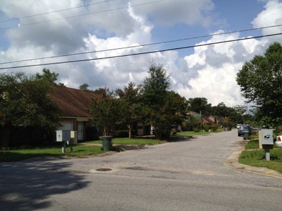 5th image of 1325 N 69th Ave