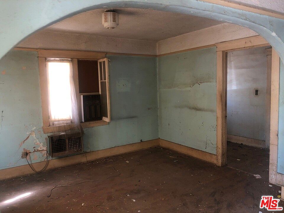 2nd image of 10810 McVine Ave