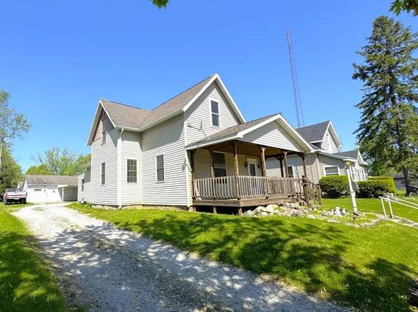 738 Maple St, Monticello, IN 47960