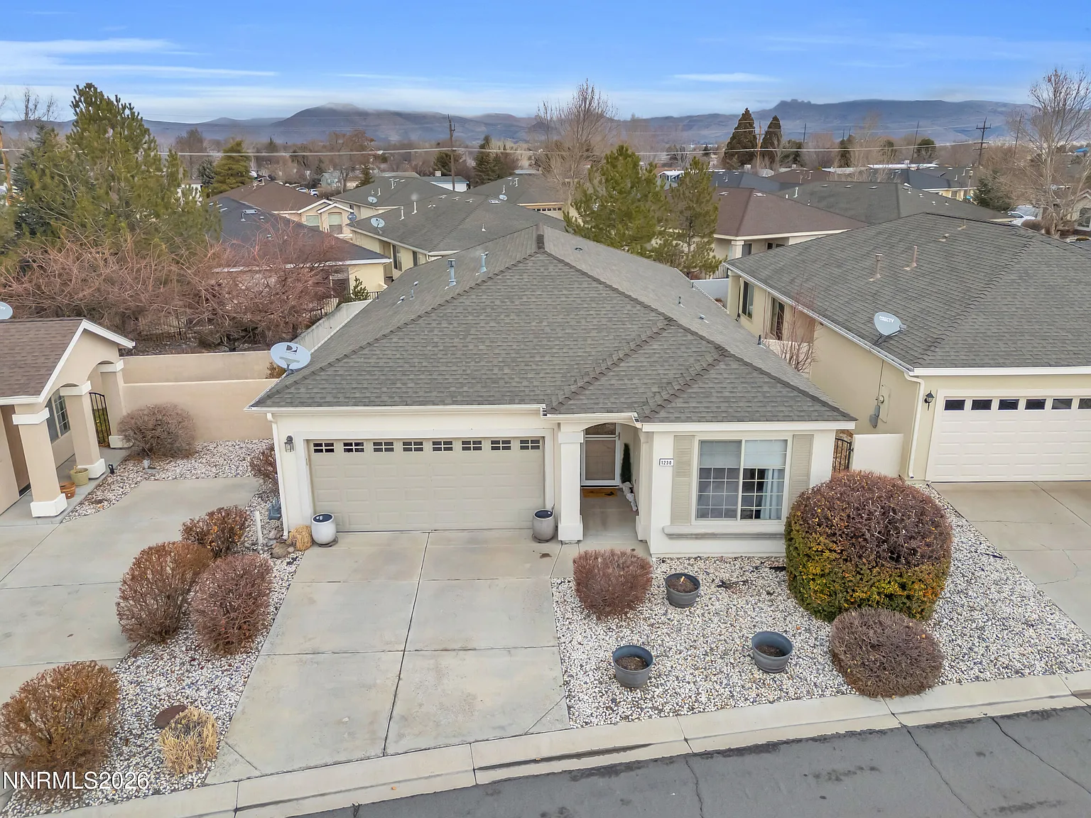 1230 Quail Run Dr photo 1