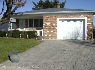 13 Aztec Ct, Toms River, NJ 08757