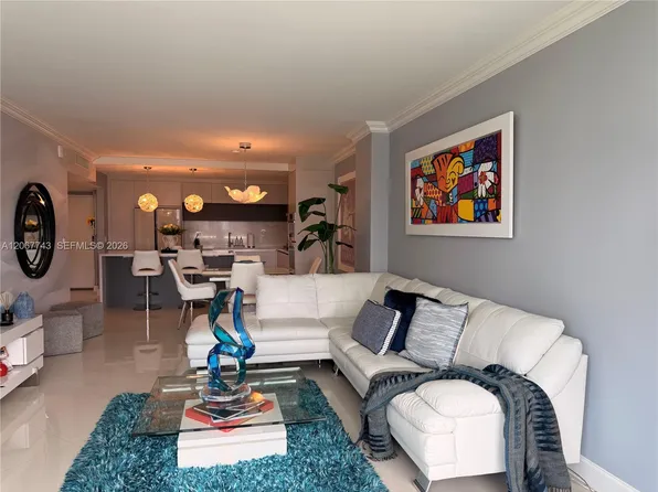 19390 Collins Ave, Sunny Isles Beach, FL