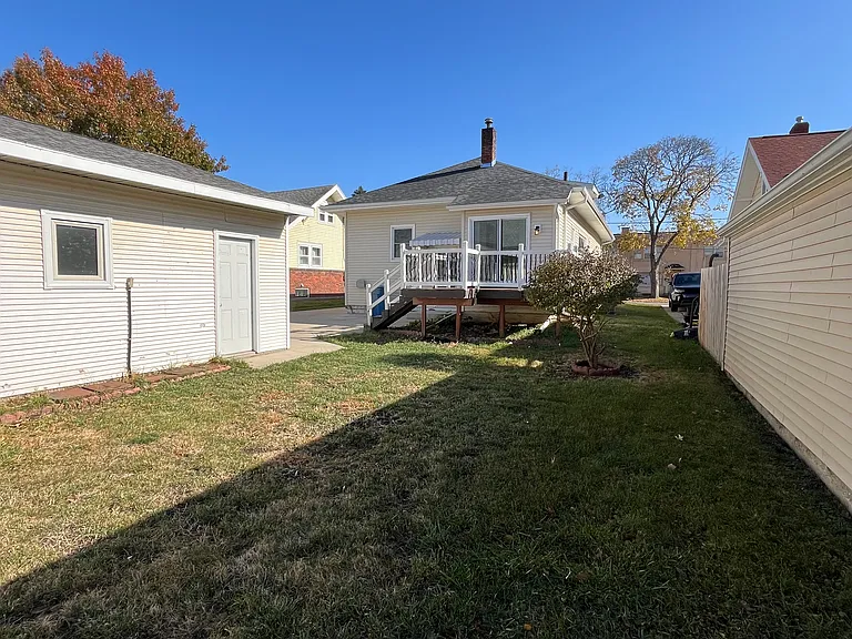 806 Marsh St — Photo 12