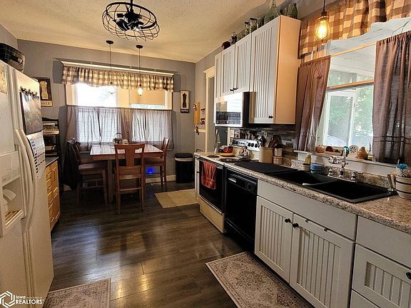 5th image of 815 A Ave E