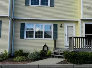 5804 Post Rd APT 3, Warwick, RI 02818