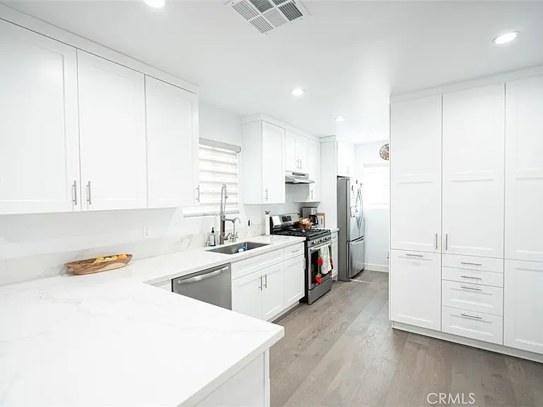 2848 N Frederic St — Photo 16