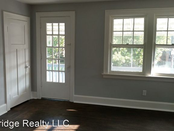 4th image of 2132 Cathedral Ave #2