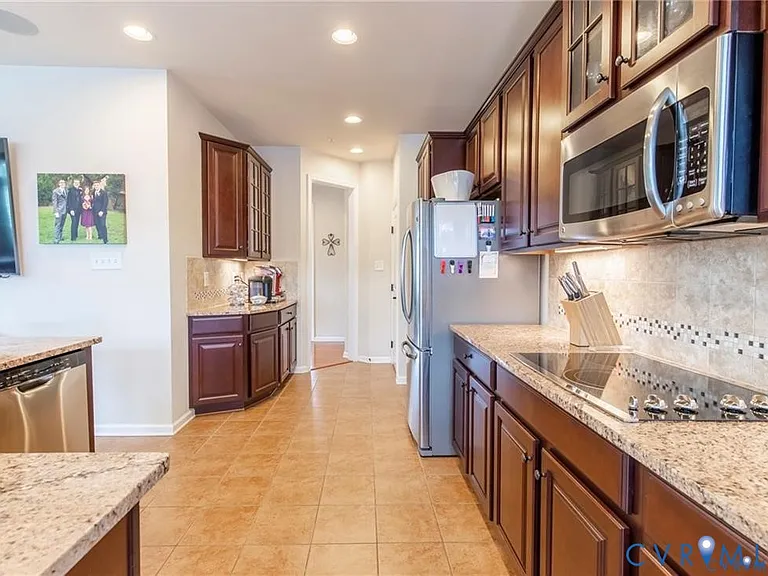 411 Siena Ln — Photo 21