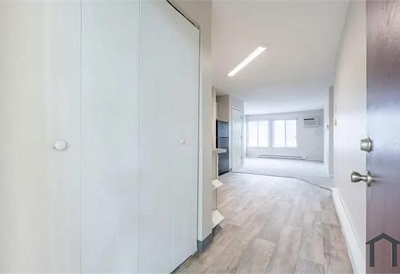 4th image of 1260 34th St